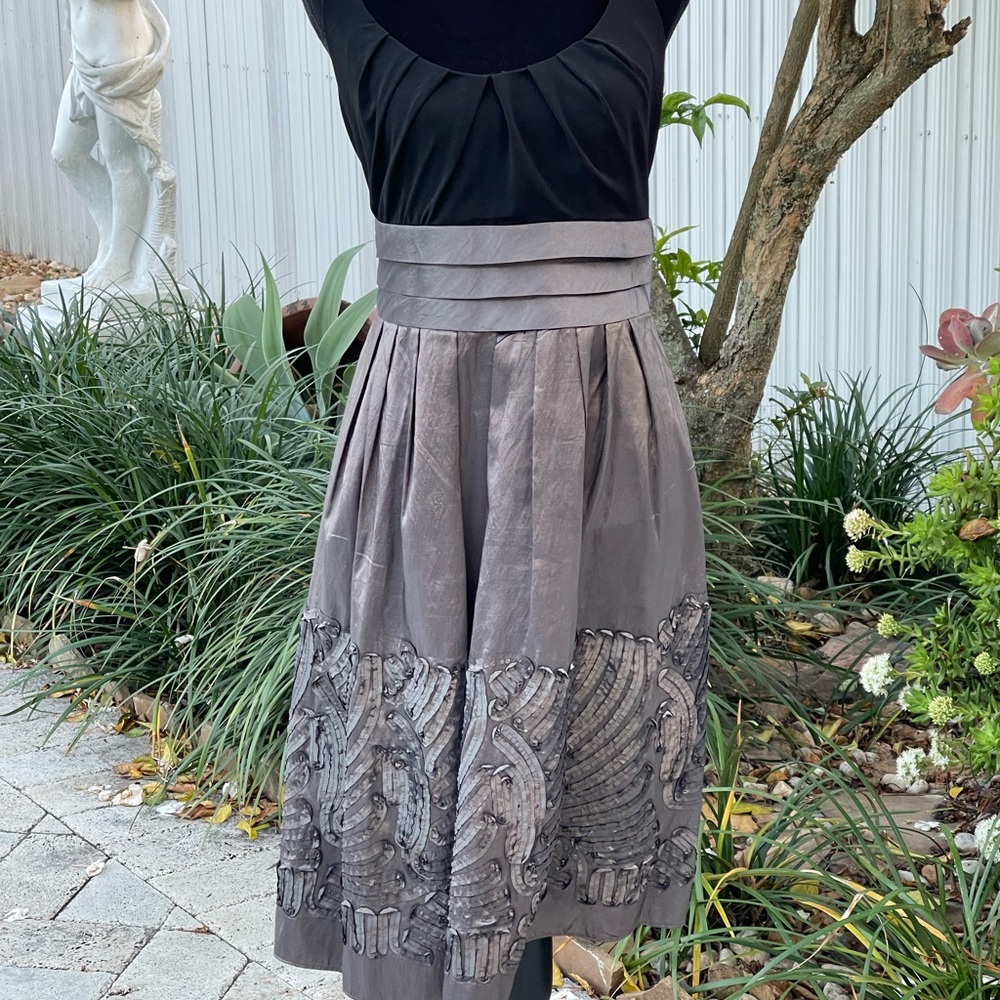 Dress - Picture 6 of 9